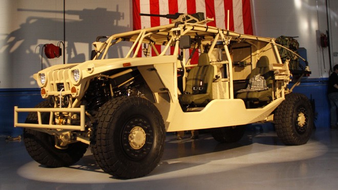 MAV-L của Northrop Grumman có cấu hình bánh 4 x 4, có thể vận chuyển bằng vận tải cơ C-130 và cẩu móc bằng trực thăng vận tải hạng nặng.